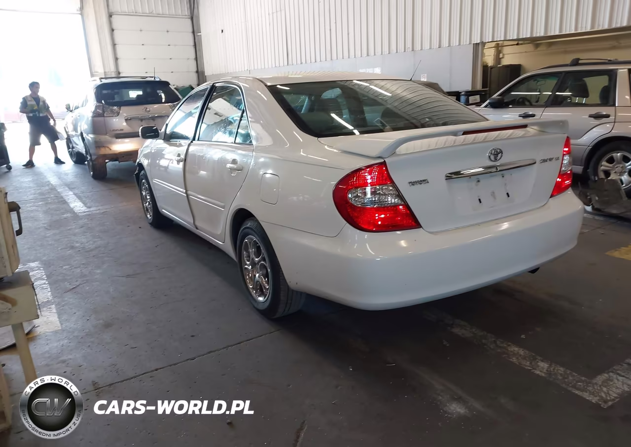 2002 Toyota Camry Le VIN:JTDBE32K920089533 - 3