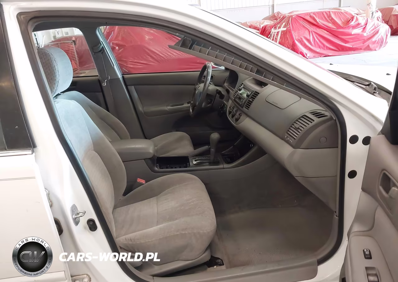 2002 Toyota Camry Le VIN:JTDBE32K920089533 - 5