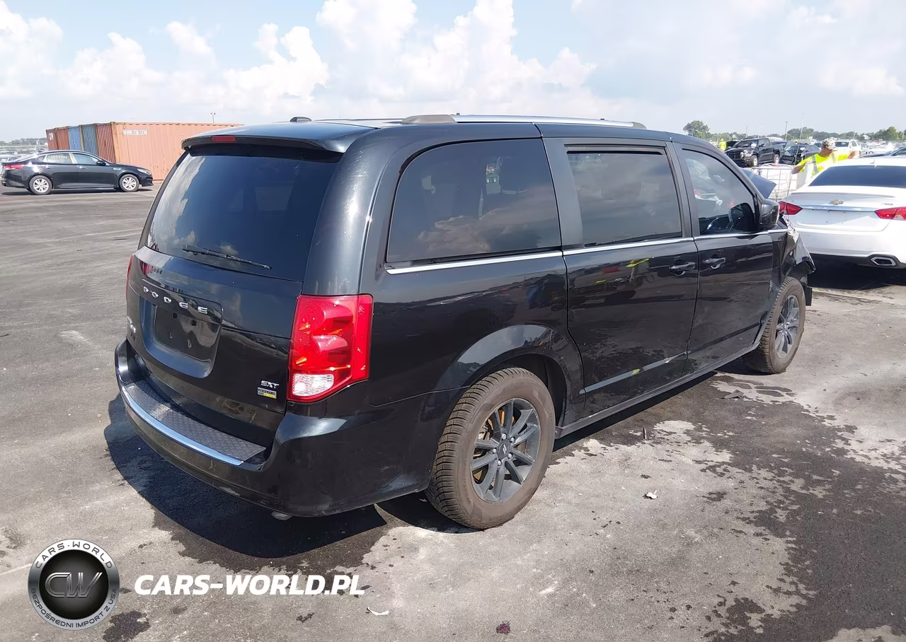 2018 Dodge Grand Caravan Sxt VIN:2C4RDGCG1JR301350 - 4
