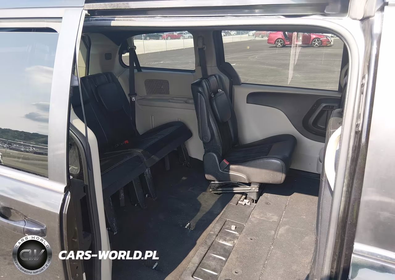 2018 Dodge Grand Caravan Sxt VIN:2C4RDGCG1JR301350 - 8