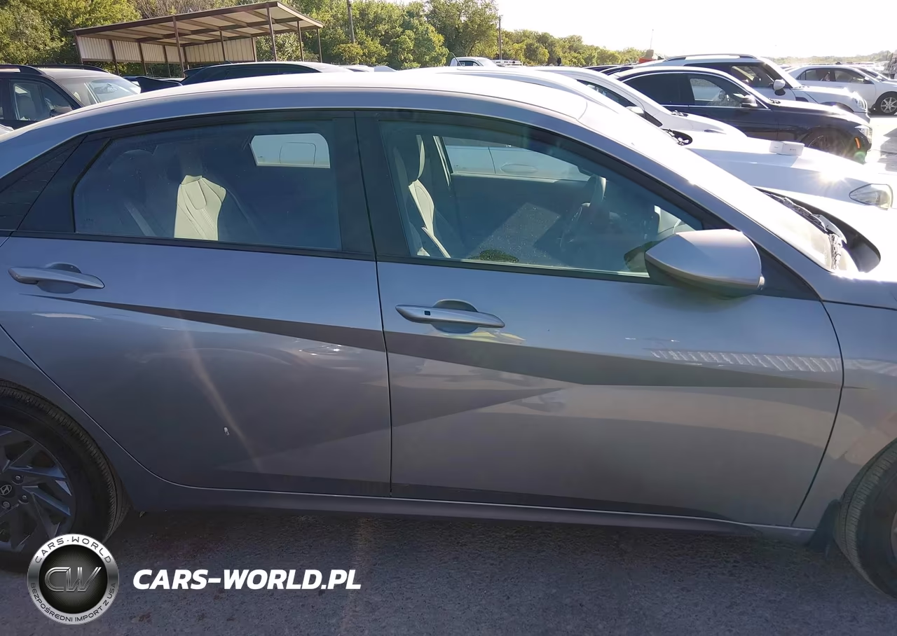2025 Hyundai Elantra Hybrid Blue VIN:KMHLM4DJ4SU177945 - 13