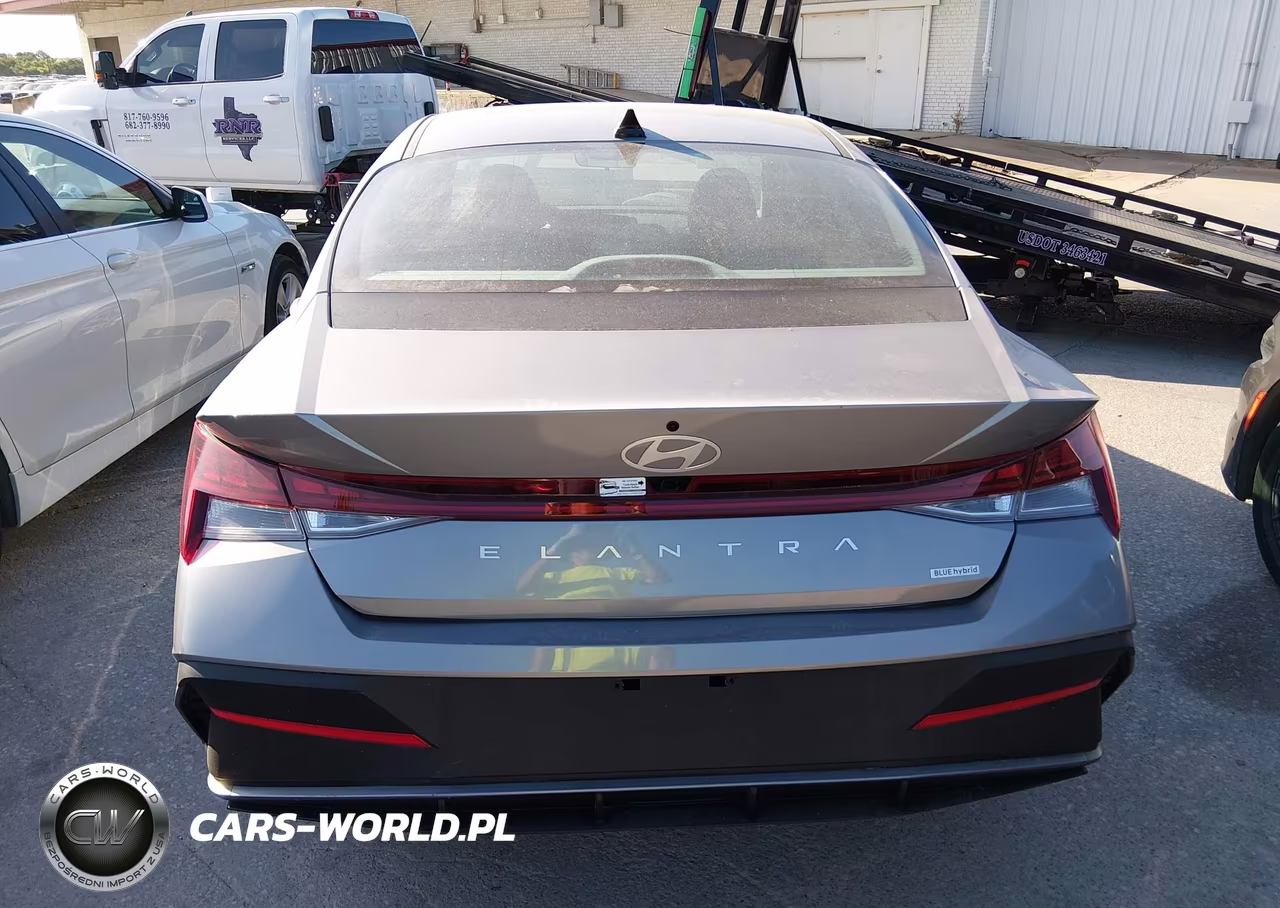 2025 Hyundai Elantra Hybrid Blue VIN:KMHLM4DJ4SU177945 - 16