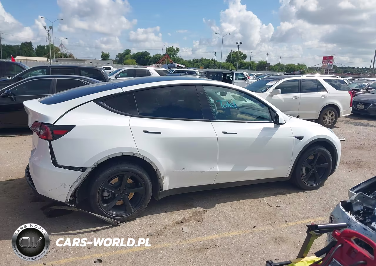 2023 Tesla Model Y Awd-Long Range Dual Motor All-Wheel Drive VIN:7SAYGDEEXPA061121 - 11