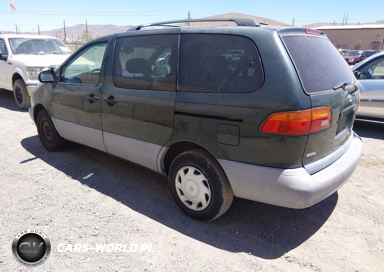 1999 Toyota Sienna Le VIN:4T3ZF13C9XU133511 - 3