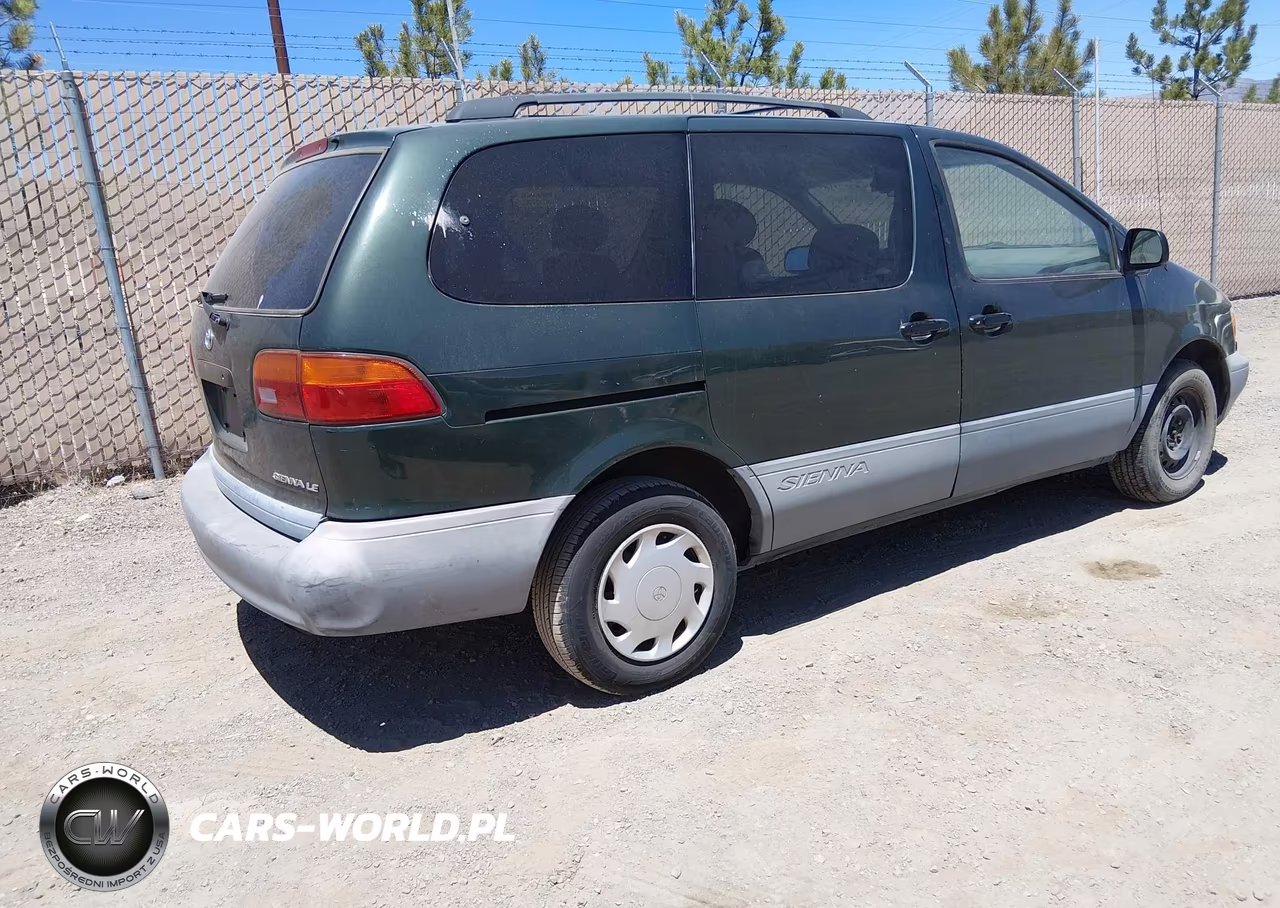 1999 Toyota Sienna Le VIN:4T3ZF13C9XU133511 - 4