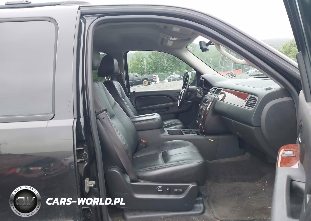 2012 Chevrolet Suburban Lt VIN:1GNSKJE72CR315470 - 5