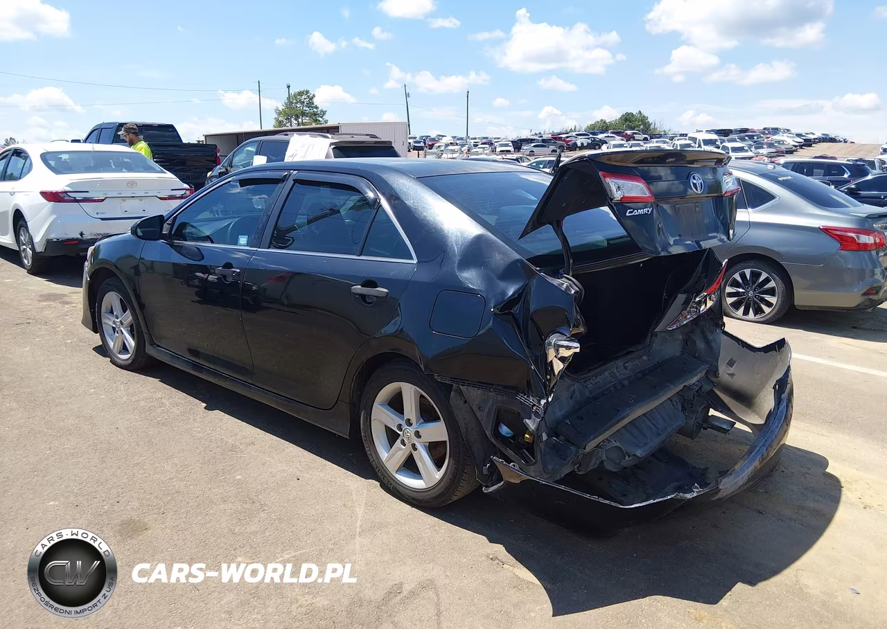 2014 Toyota Camry Se VIN:4T1BF1FK6EU306671 - 3