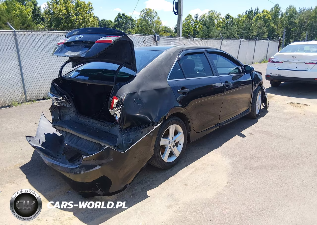 2014 Toyota Camry Se VIN:4T1BF1FK6EU306671 - 4
