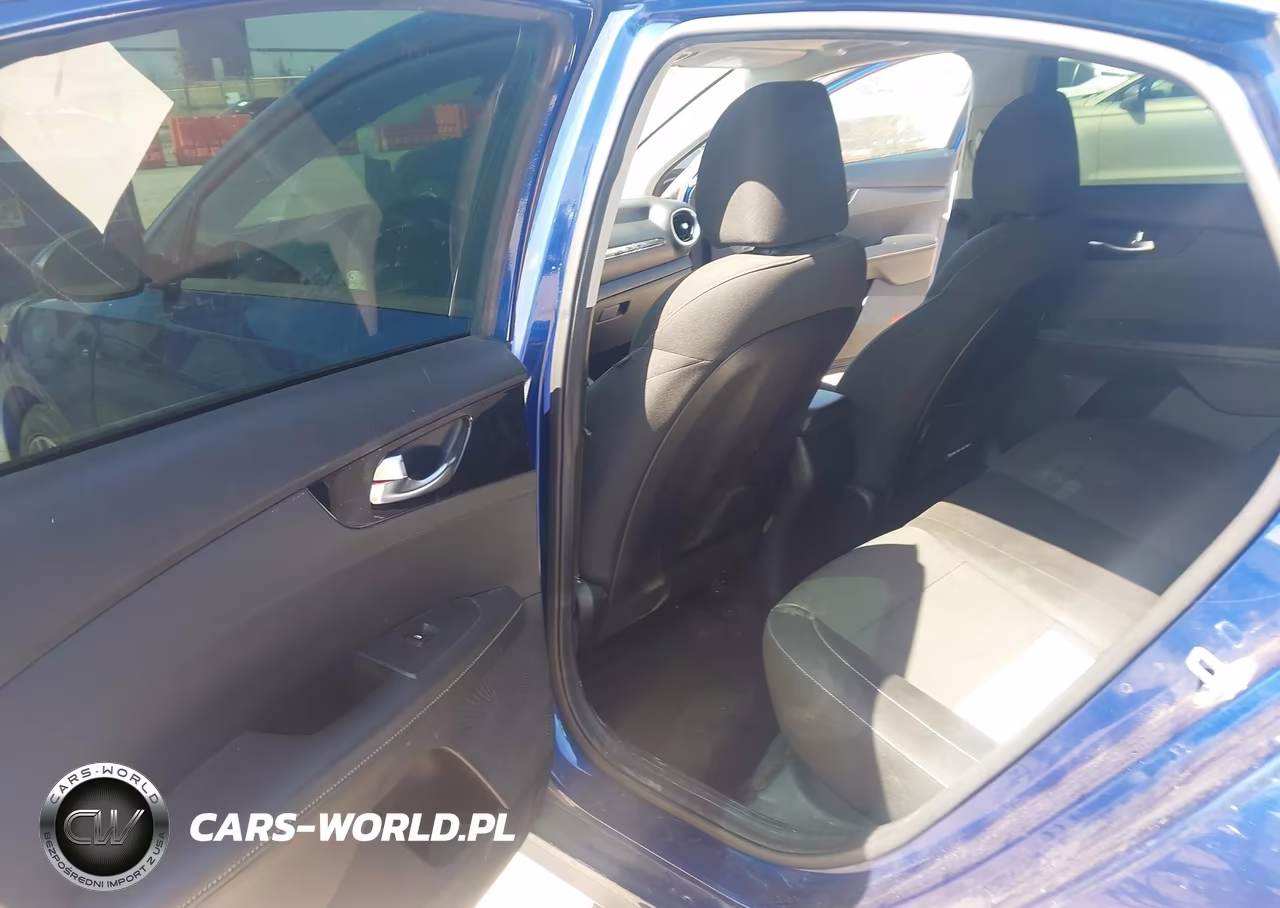 2019 Kia Forte S VIN:3KPF34AD1KE023212 - 8