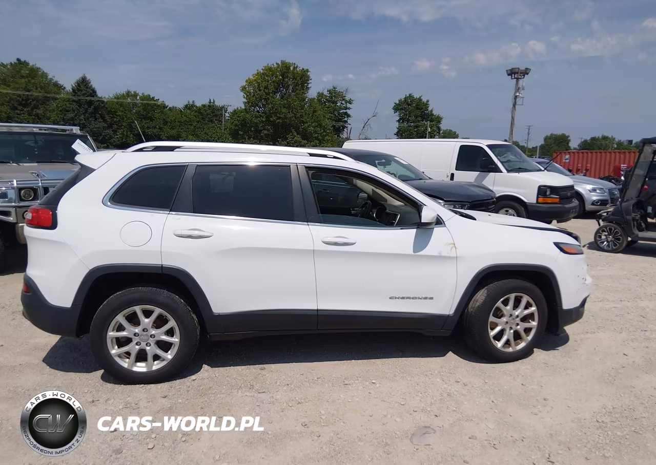 2016 Jeep Cherokee Latitude VIN:1C4PJLCBXGW201065 - 13