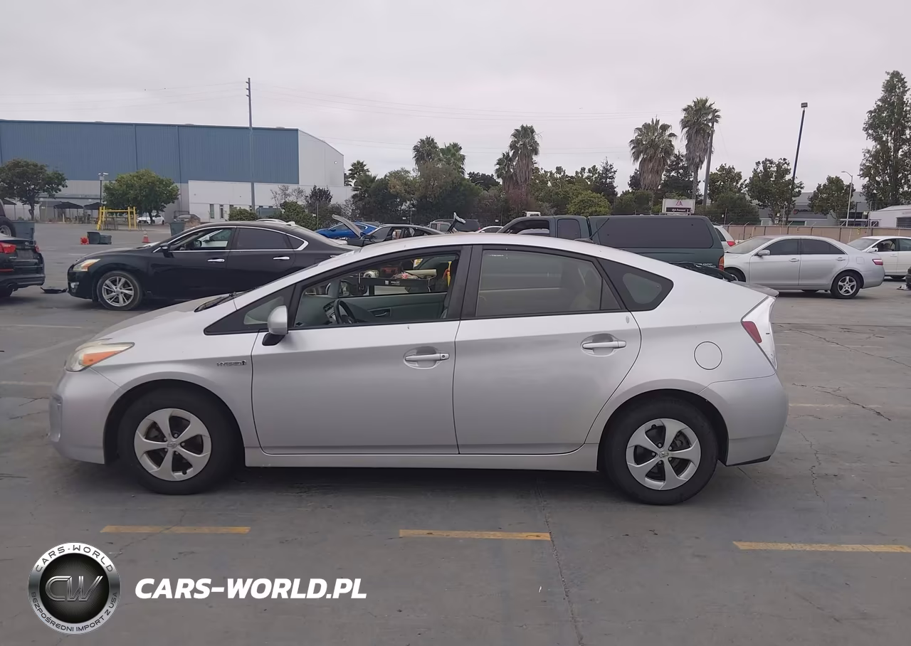 2013 Toyota Prius Four VIN:JTDKN3DU5D5628878 - 14
