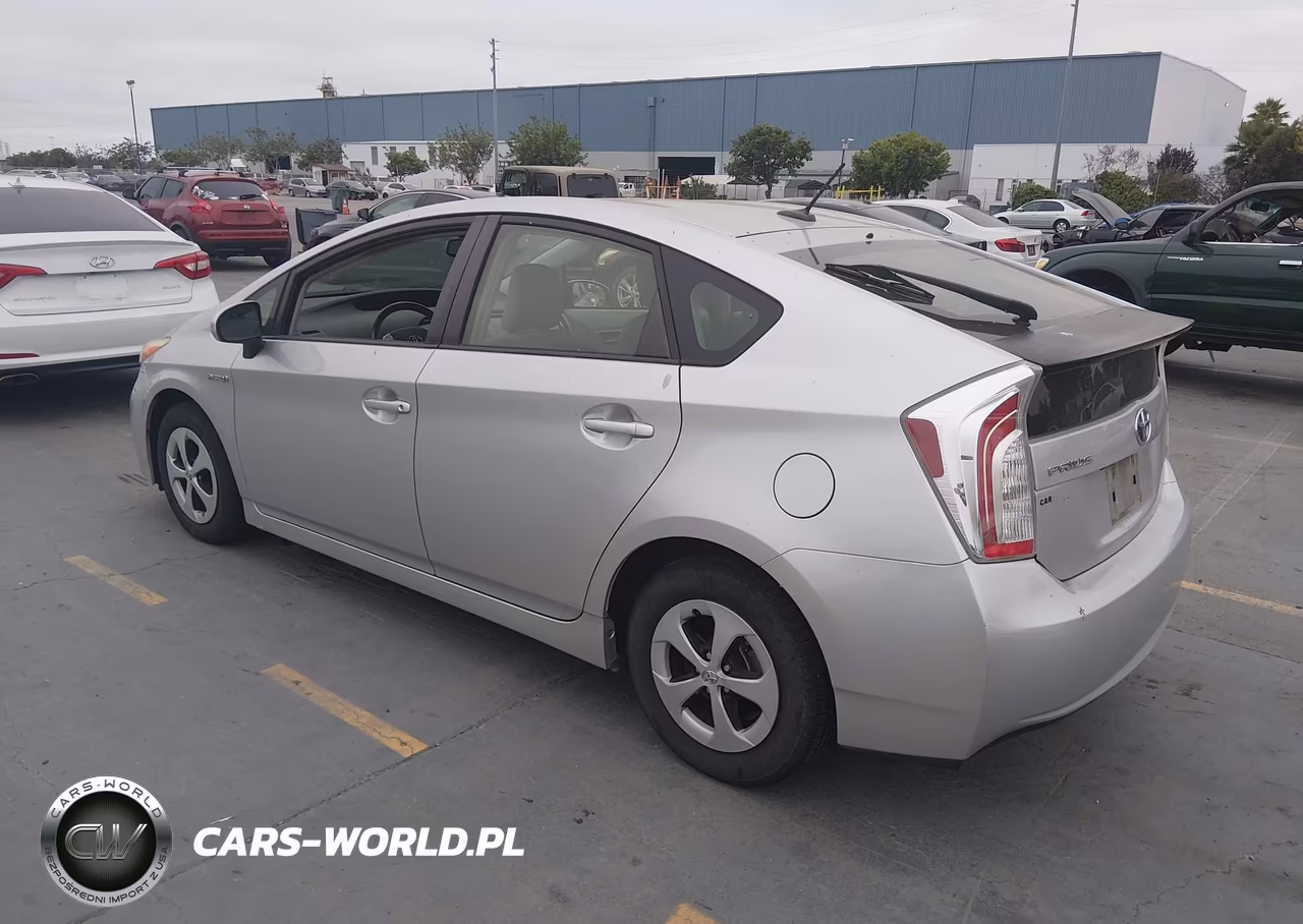 2013 Toyota Prius Four VIN:JTDKN3DU5D5628878 - 3