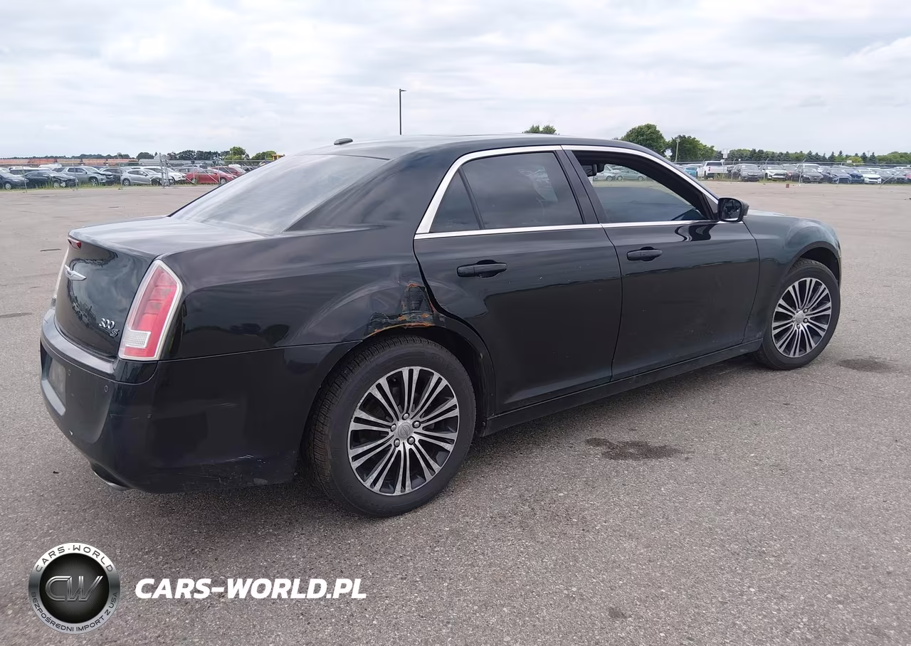 2013 Chrysler 300 300S VIN:2C3CCAGG7DH564618 - 4