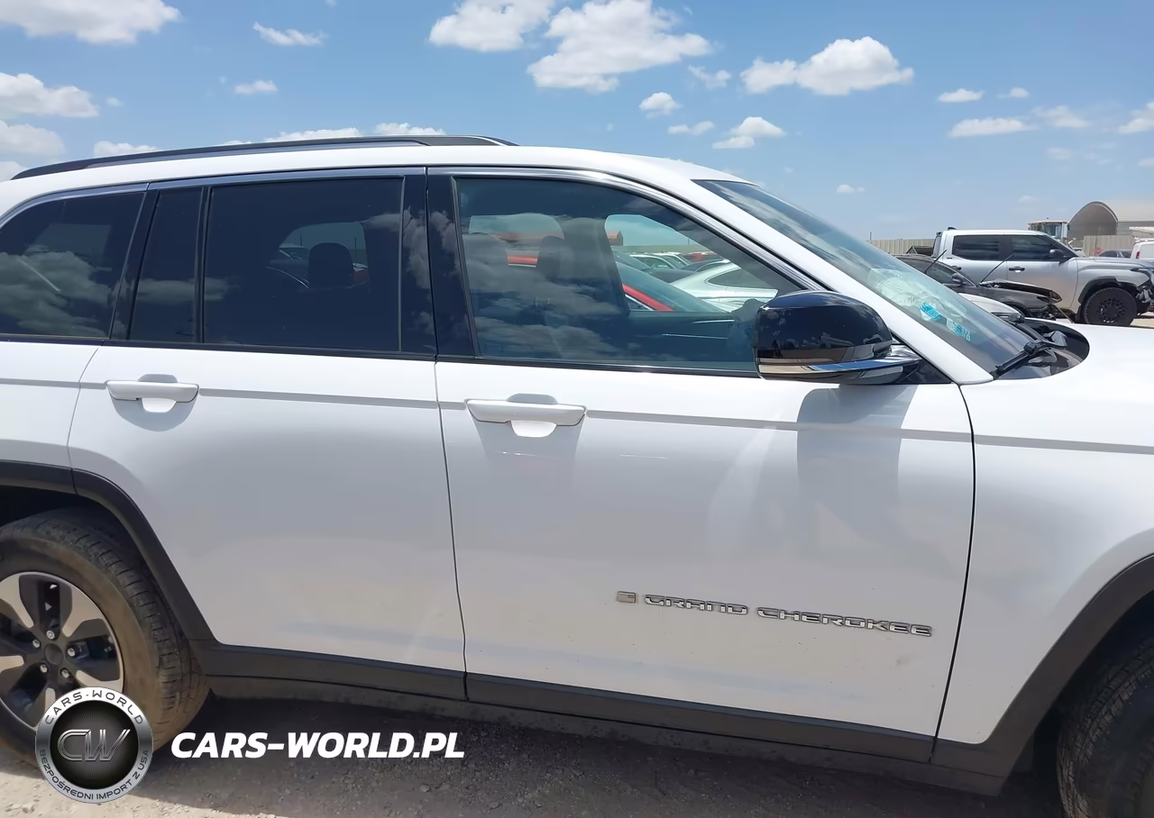 2022 Jeep Grand Cherokee 4Xe Limited 4X4 VIN:1C4RJYB68N8756284 - 13