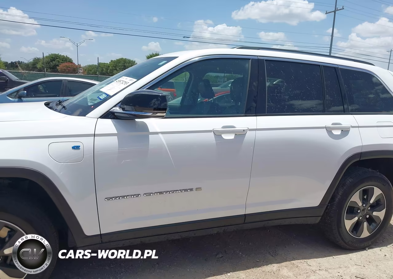 2022 Jeep Grand Cherokee 4Xe Limited 4X4 VIN:1C4RJYB68N8756284 - 14