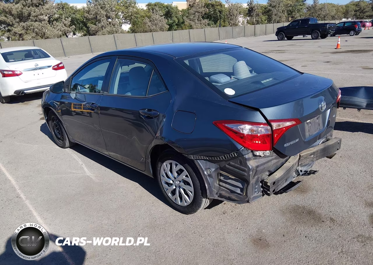2017 Toyota Corolla Le VIN:5YFBURHE6HP683759 - 3