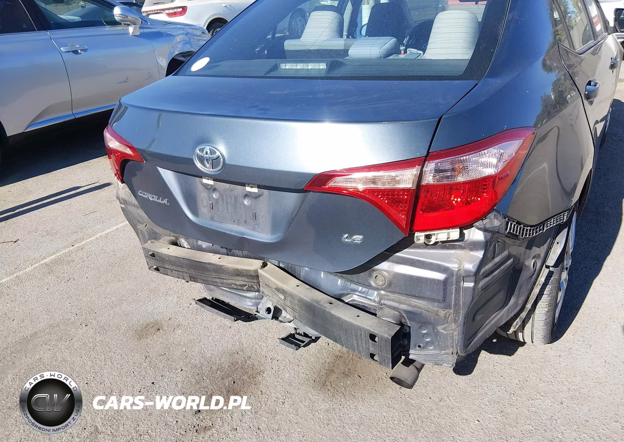 2017 Toyota Corolla Le VIN:5YFBURHE6HP683759 - 6