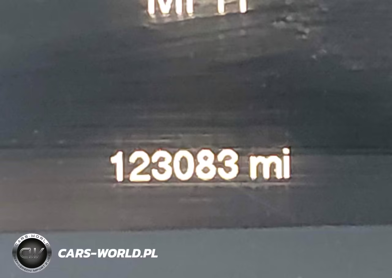 2016 Jeep Cherokee Latitude VIN:1C4PJMCB1GW203678 - 15