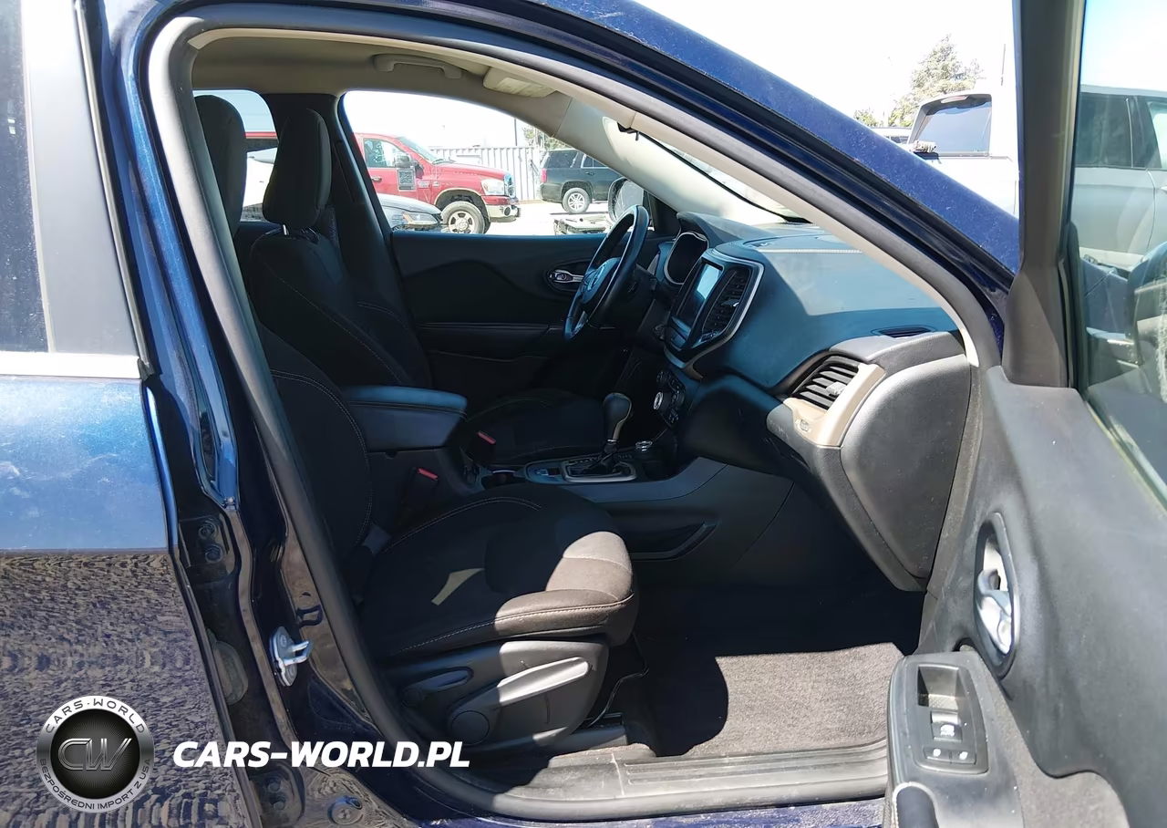 2016 Jeep Cherokee Latitude VIN:1C4PJMCB1GW203678 - 5