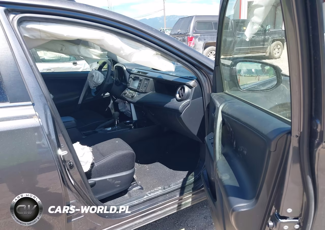2018 Toyota Rav4 Xle VIN:JTMRFREV8JJ728031 - 5