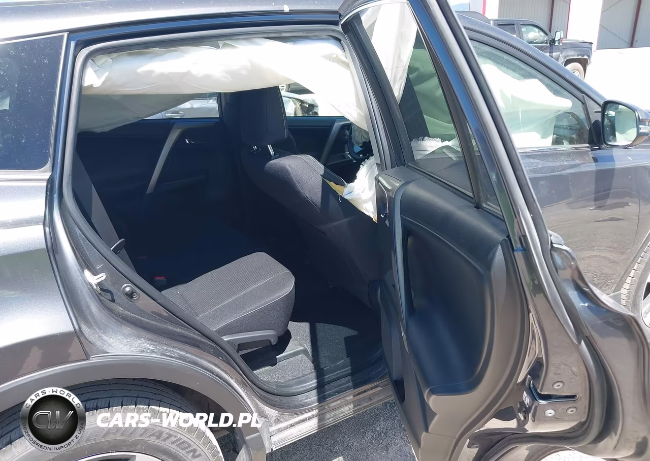 2018 Toyota Rav4 Xle VIN:JTMRFREV8JJ728031 - 8