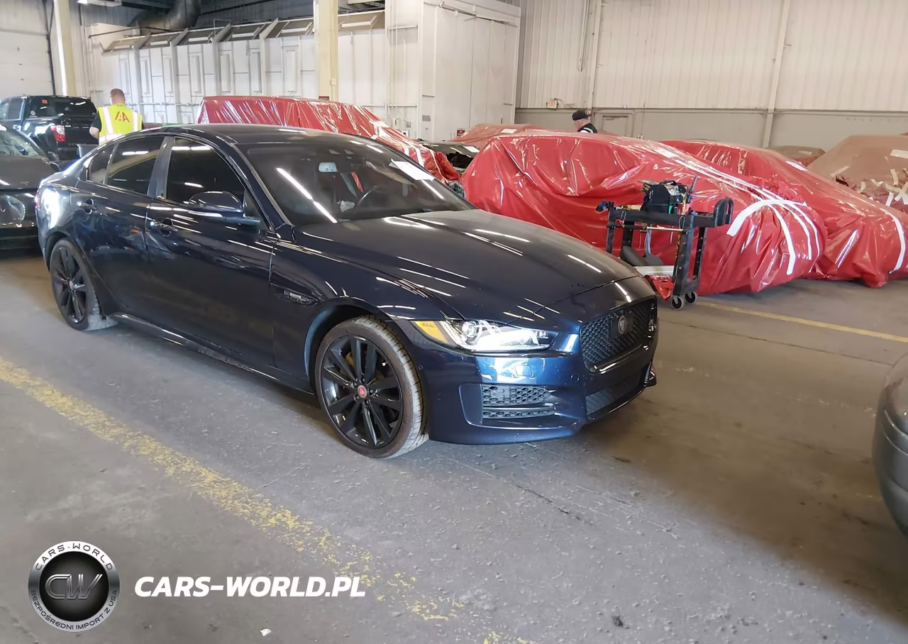 2017 Jaguar Xe 35T R-Sport – zdjęcie 1 z 16