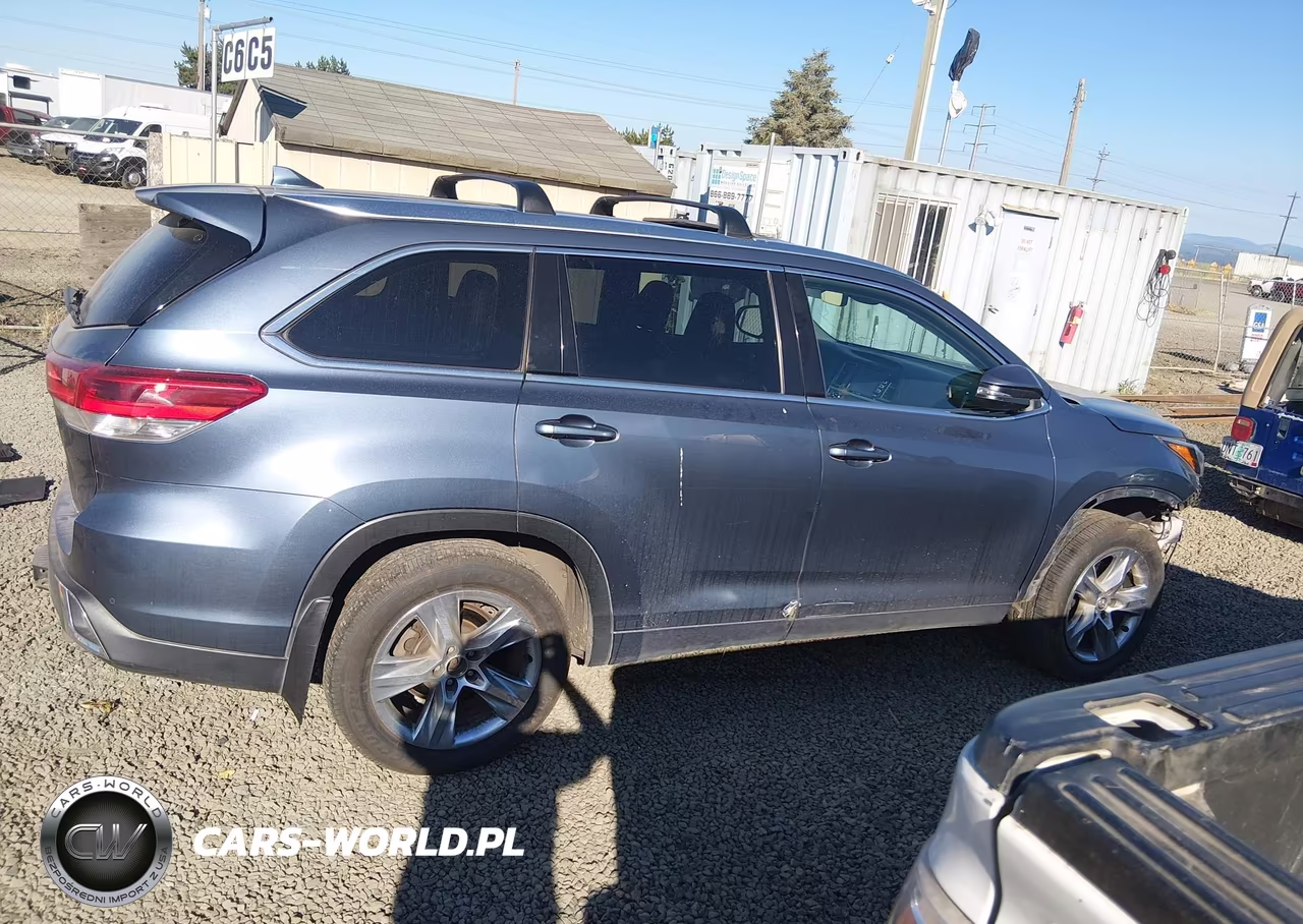 2018 Toyota Highlander Limited VIN:5TDDZRFH4JS828074 - 14