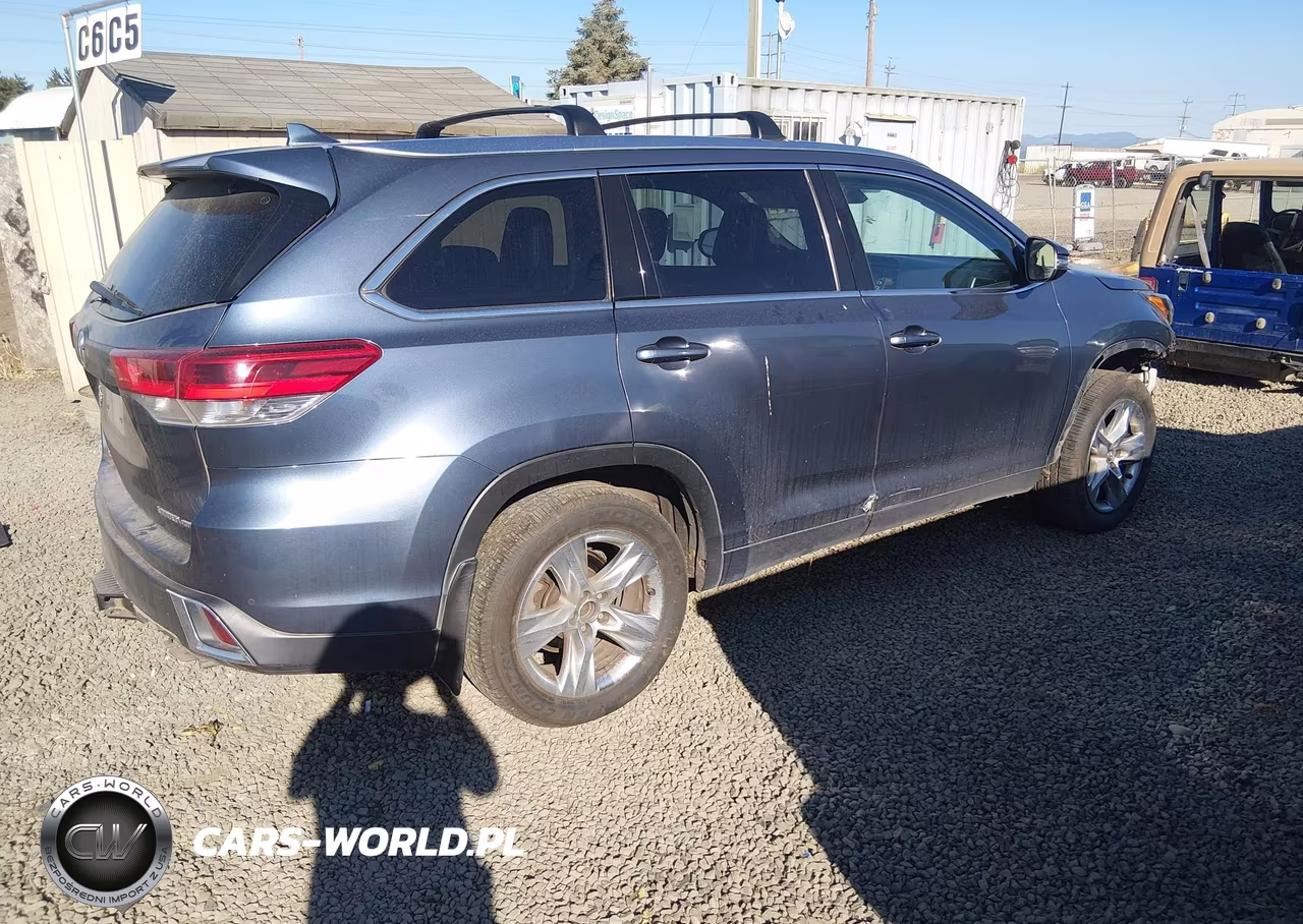 2018 Toyota Highlander Limited VIN:5TDDZRFH4JS828074 - 4