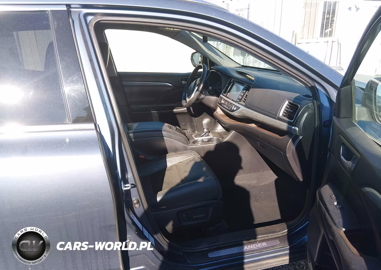 2018 Toyota Highlander Limited VIN:5TDDZRFH4JS828074 - 5