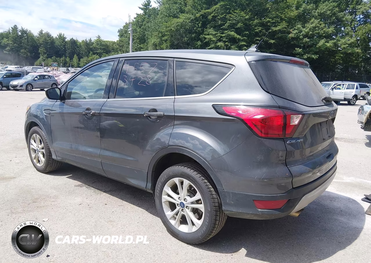 2019 Ford Escape Se VIN:1FMCU9GD8KUB83931 - 3