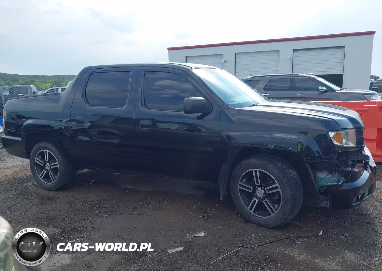 2013 Honda Ridgeline Sport VIN:5FPYK1F72DB016402 - 13