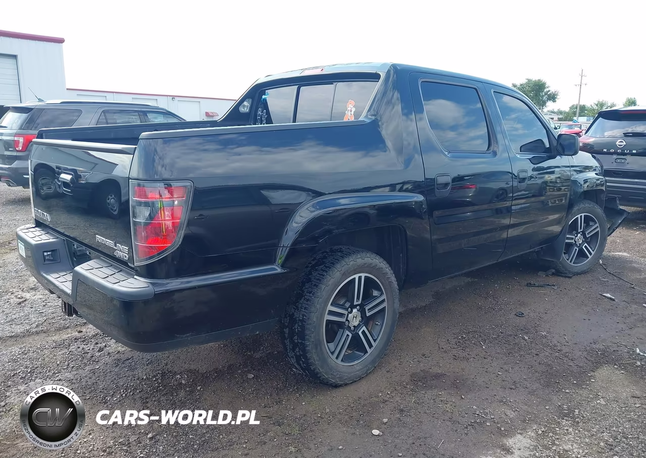 2013 Honda Ridgeline Sport VIN:5FPYK1F72DB016402 - 4