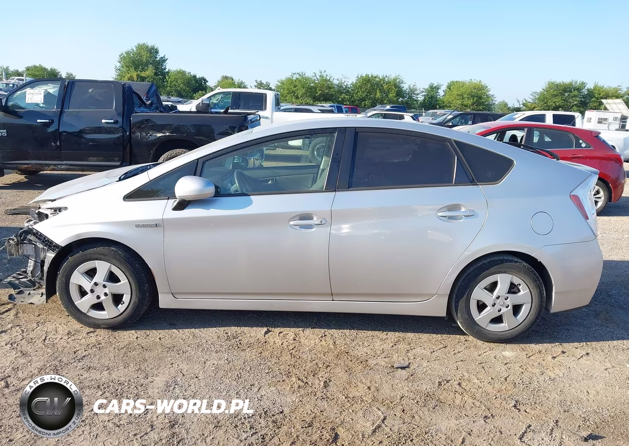 2011 Toyota Prius Three VIN:JTDKN3DU0B1438491 - 14