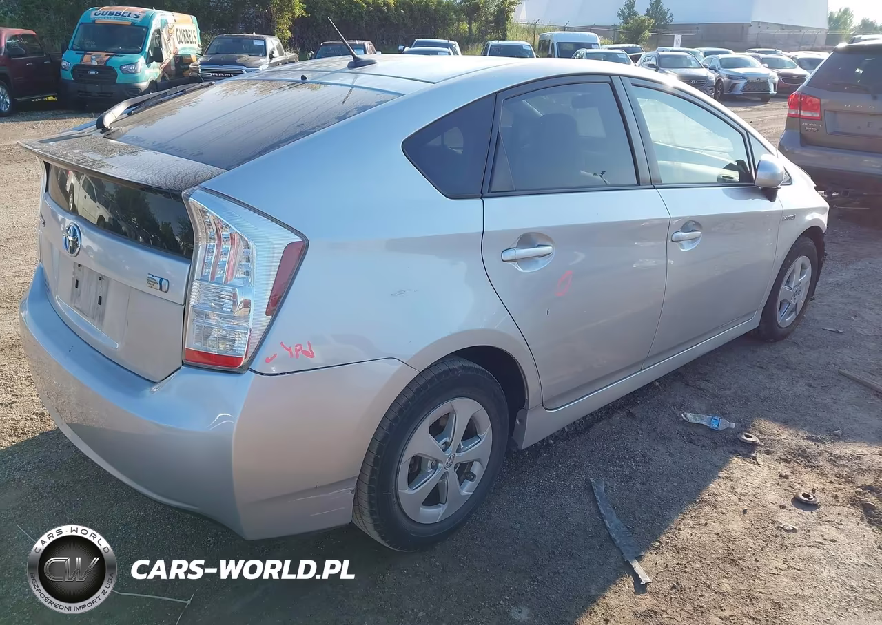 2011 Toyota Prius Three VIN:JTDKN3DU0B1438491 - 4