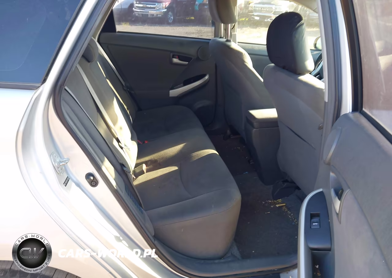 2011 Toyota Prius Three VIN:JTDKN3DU0B1438491 - 8