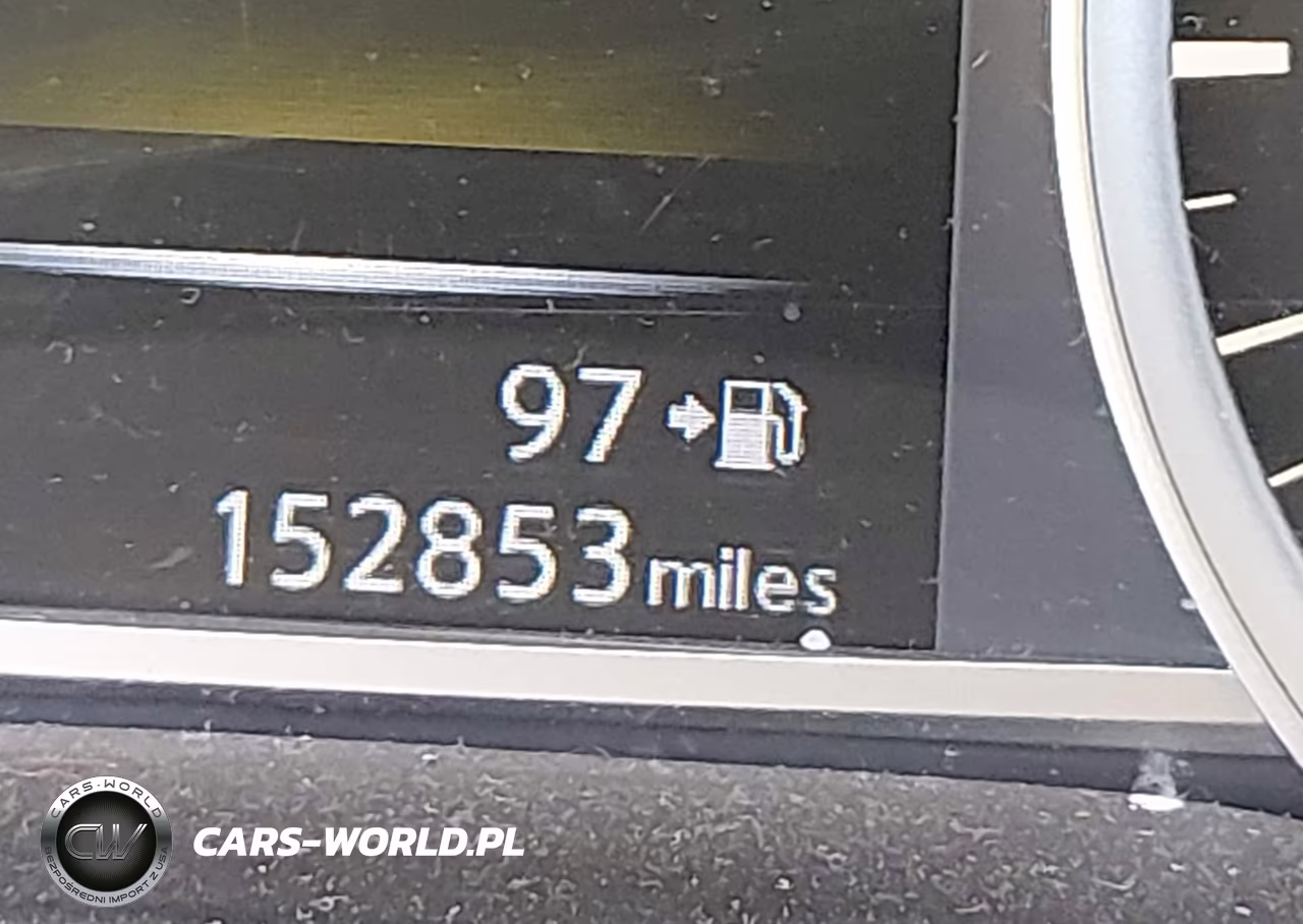 2018 Nissan Sentra S VIN:3N1AB7AP1JY338777 - 15