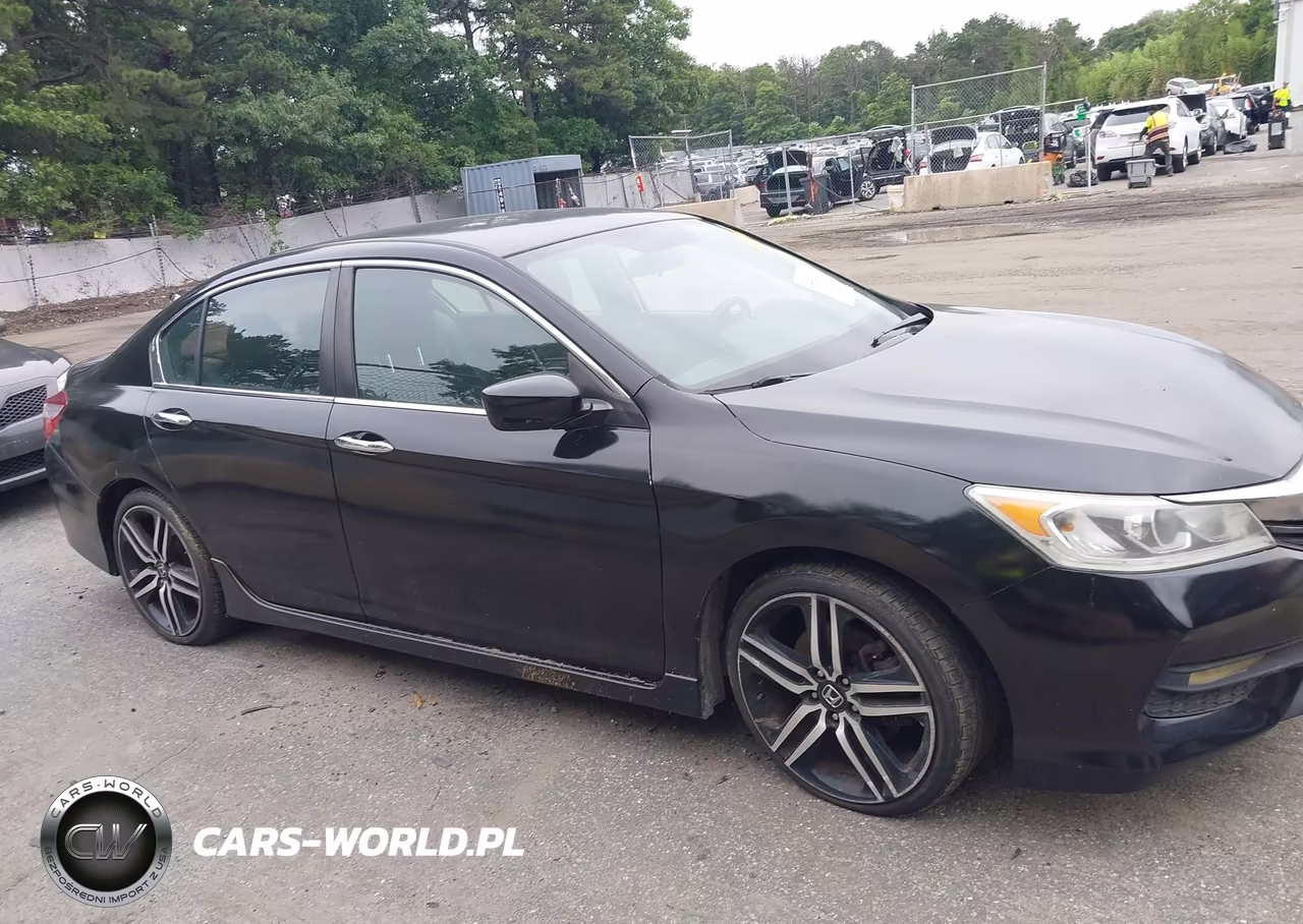 2016 Honda Accord Sport VIN:1HGCR2F5XGA247081 - 13