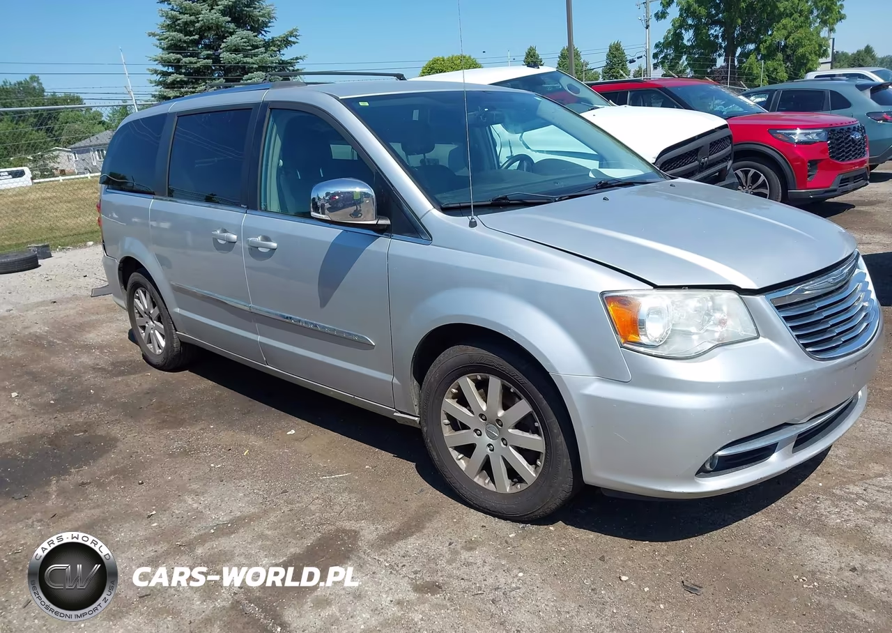 2012 Chrysler Town & Country Touring-L – zdjęcie 1 z 16