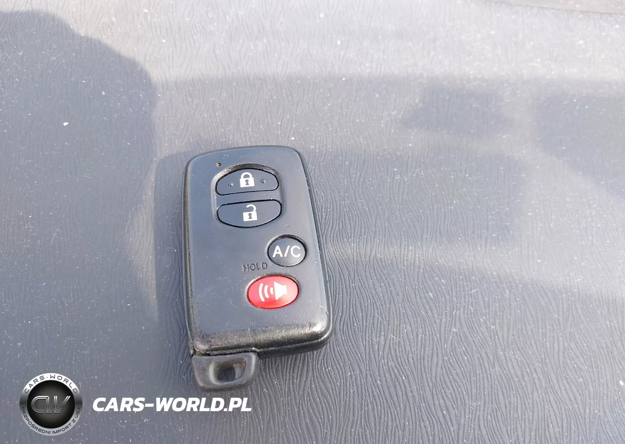 2011 Toyota Prius Three VIN:JTDKN3DU3B0256838 - 11