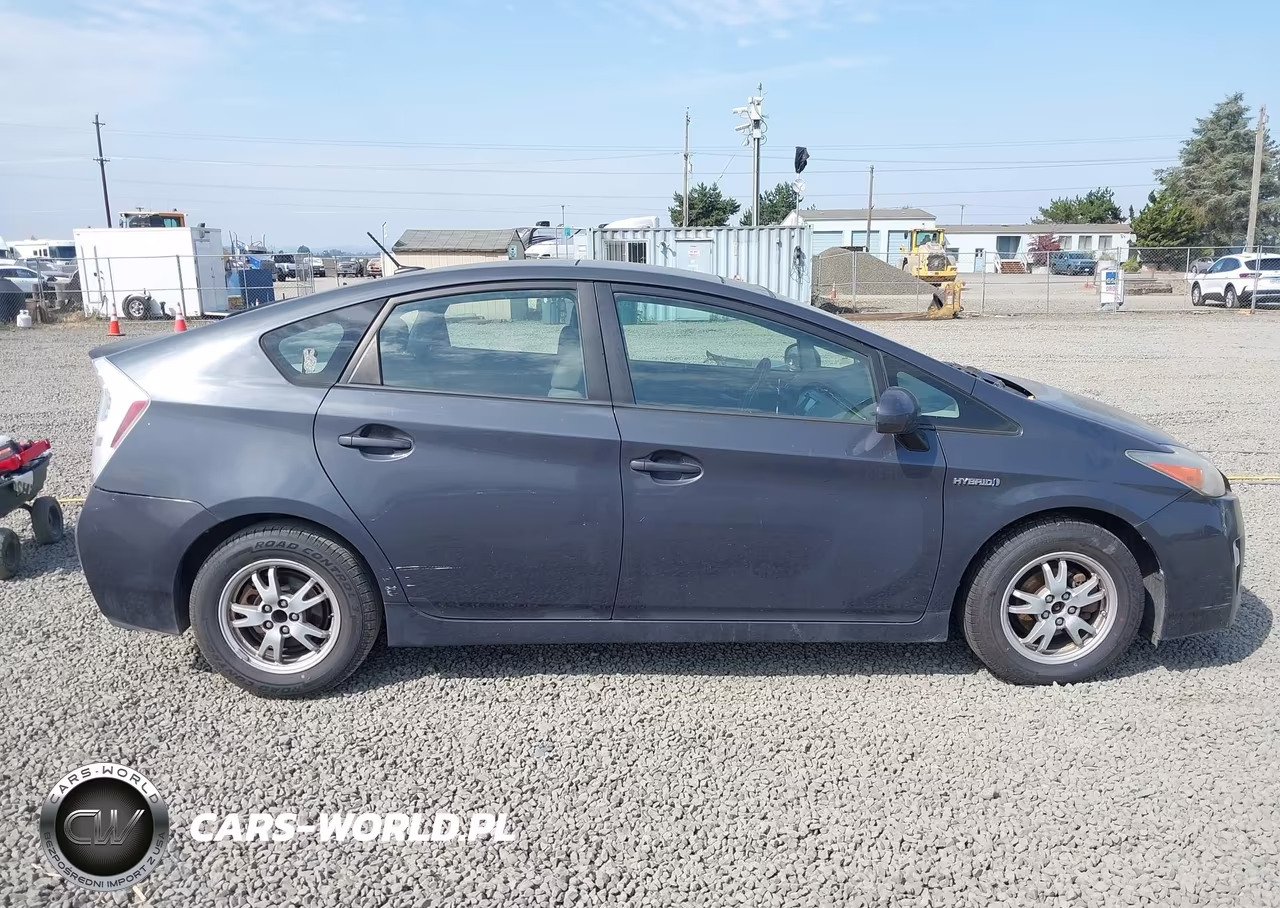 2011 Toyota Prius Three VIN:JTDKN3DU3B0256838 - 13