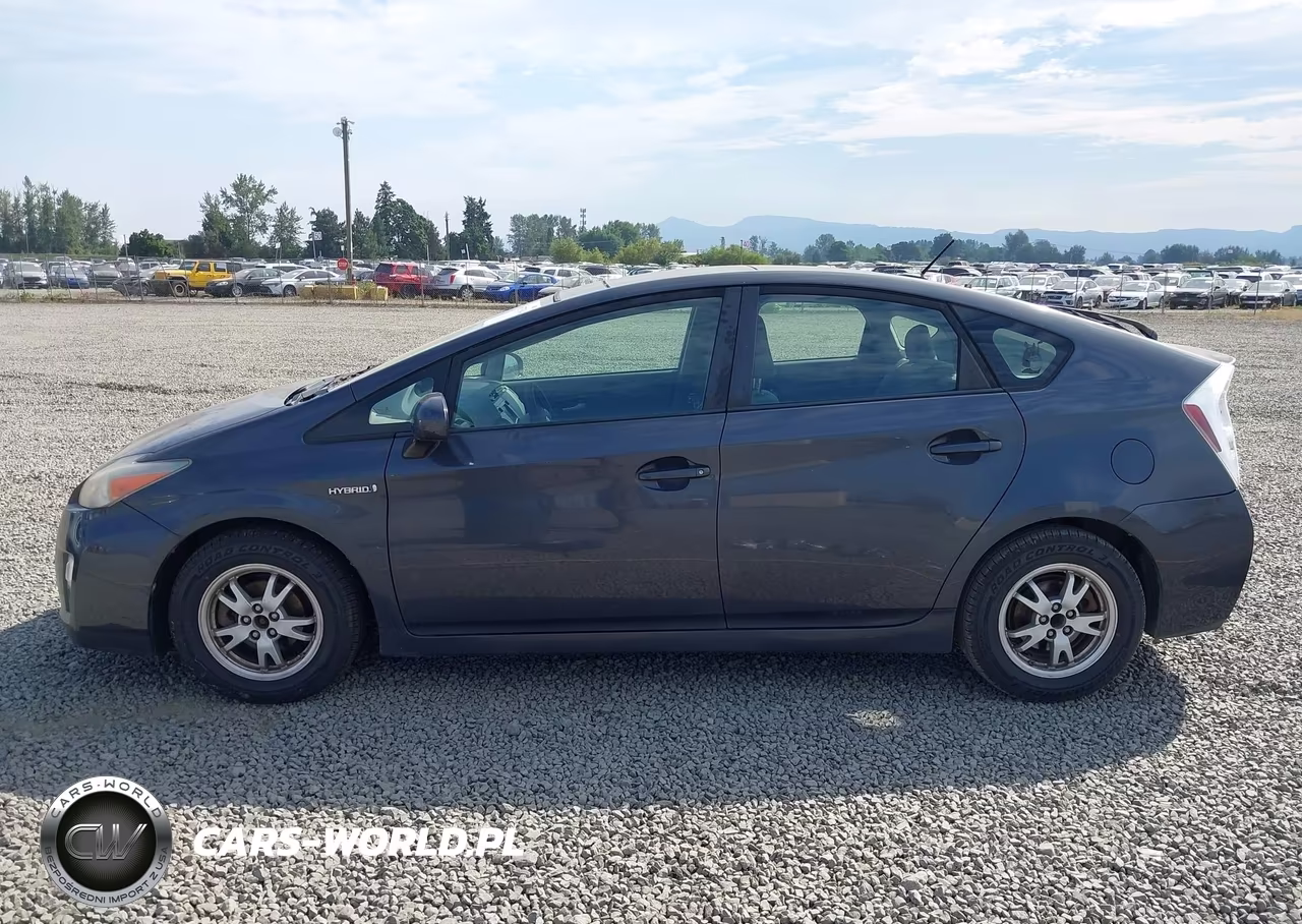 2011 Toyota Prius Three VIN:JTDKN3DU3B0256838 - 14