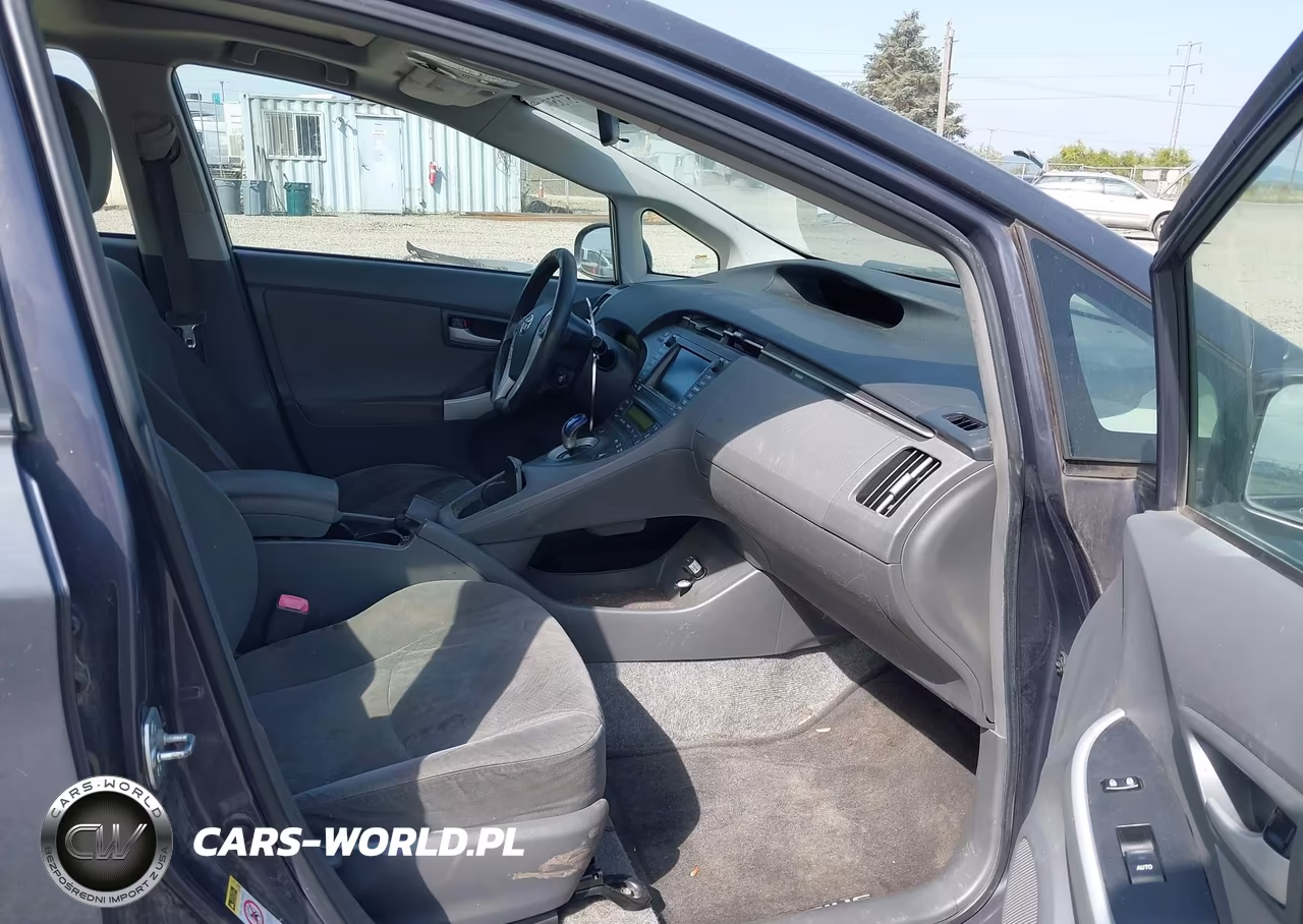 2011 Toyota Prius Three VIN:JTDKN3DU3B0256838 - 5
