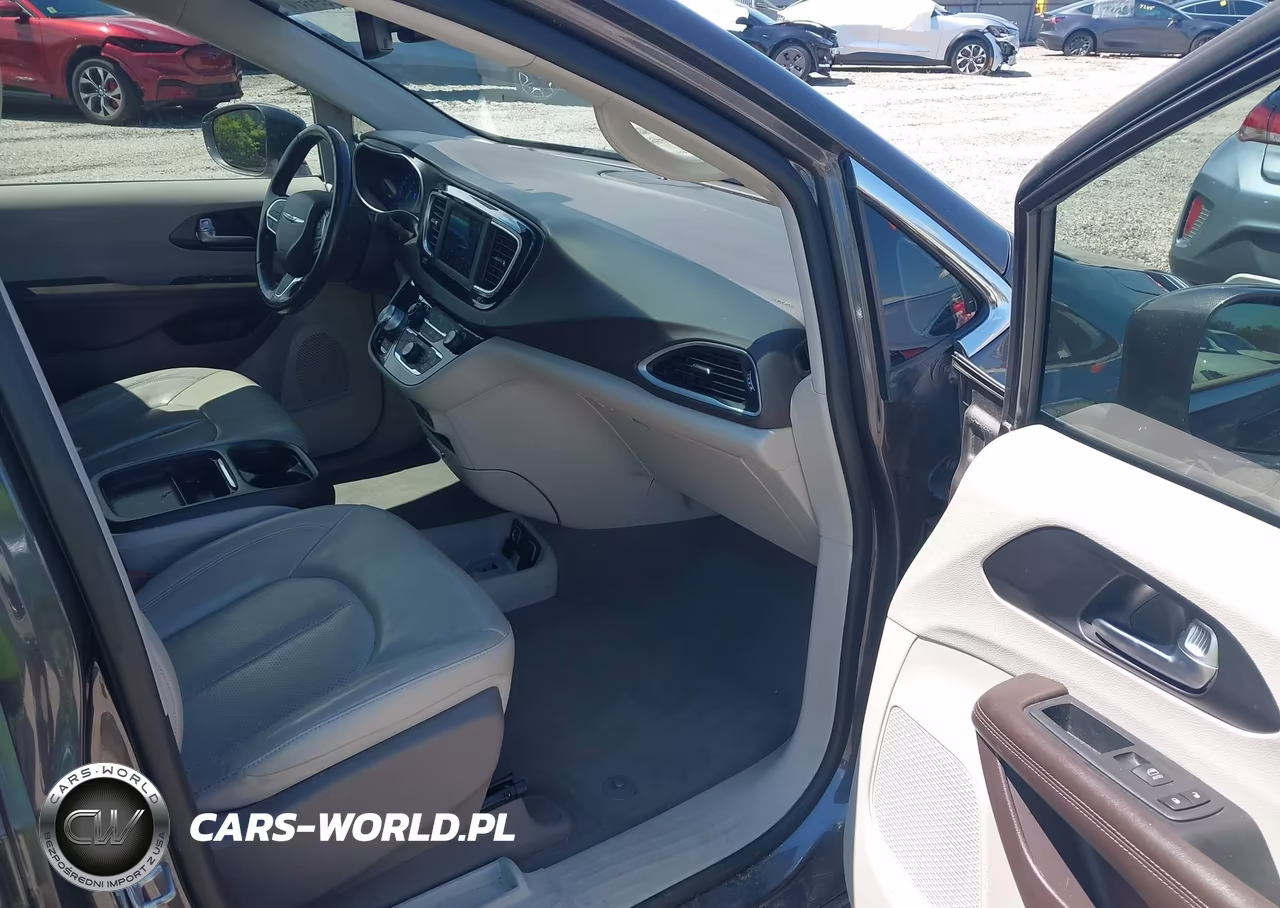 2020 Chrysler Pacifica Touring L VIN:2C4RC1BGXLR269003 - 5