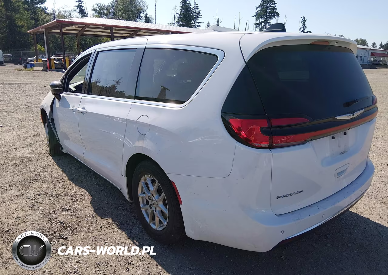 2025 Chrysler Pacifica Select VIN:2C4RC1BG5SR539060 - 3