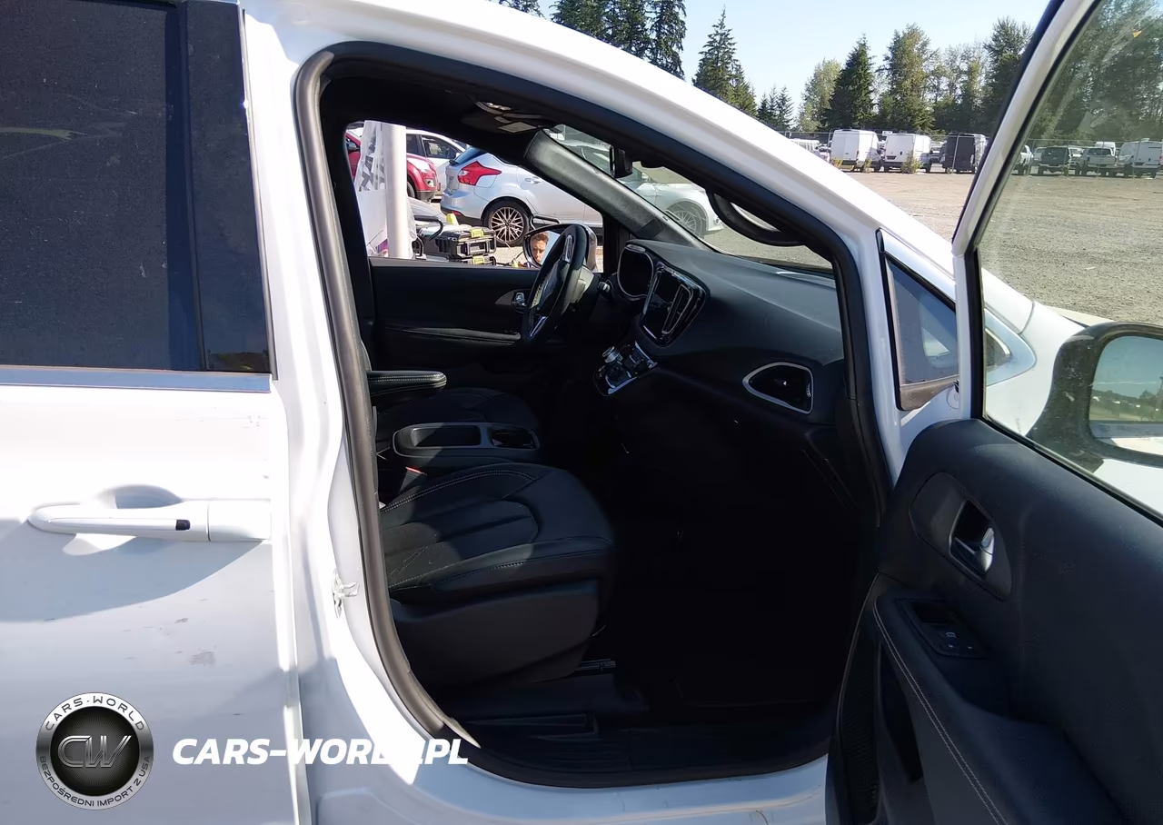 2025 Chrysler Pacifica Select VIN:2C4RC1BG5SR539060 - 5