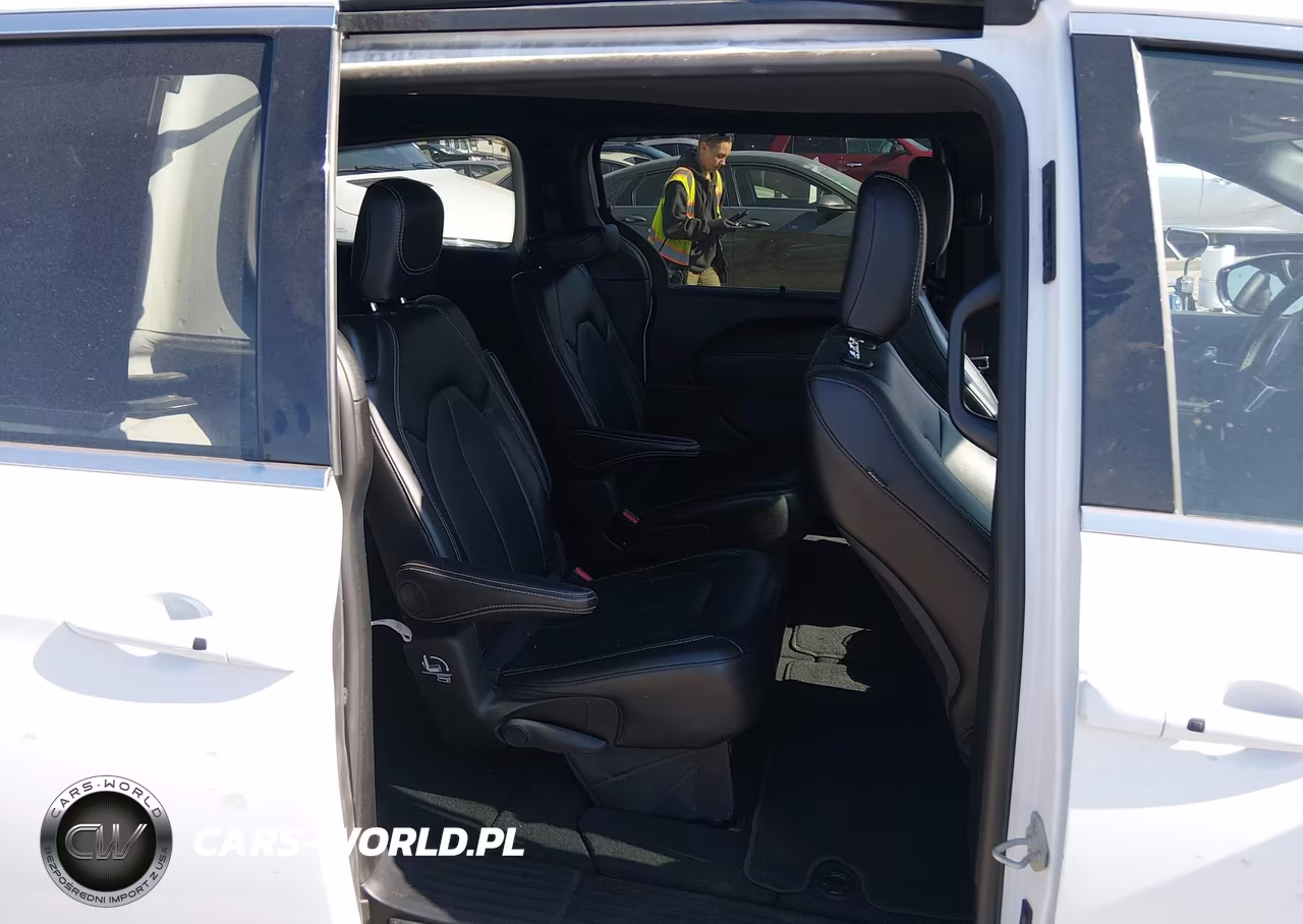 2025 Chrysler Pacifica Select VIN:2C4RC1BG5SR539060 - 8