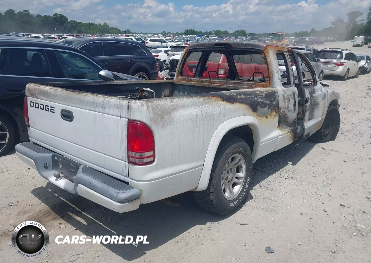 2002 Dodge Dakota Sport VIN:1B7GL32X02S584215 - 4