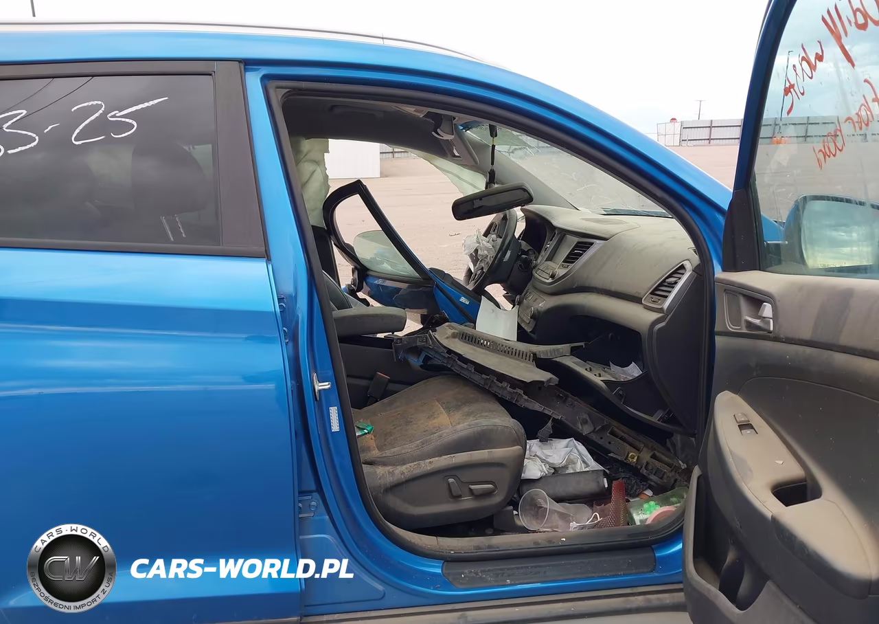 2017 Hyundai Tucson Se Plus VIN:KM8J3CA42HU440431 - 5