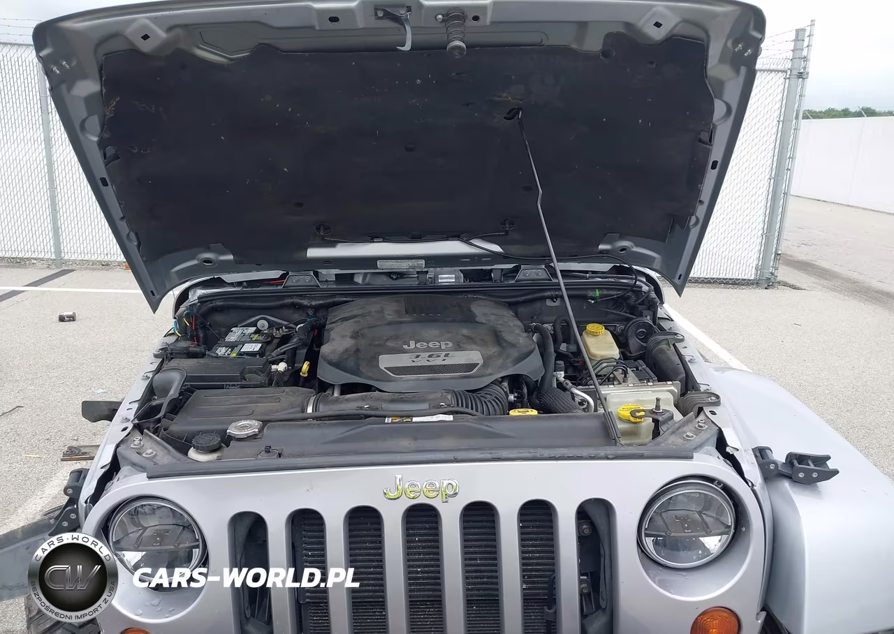 2013 Jeep Wrangler Unlimited Sahara VIN:1C4HJWEG8DL652152 - 10
