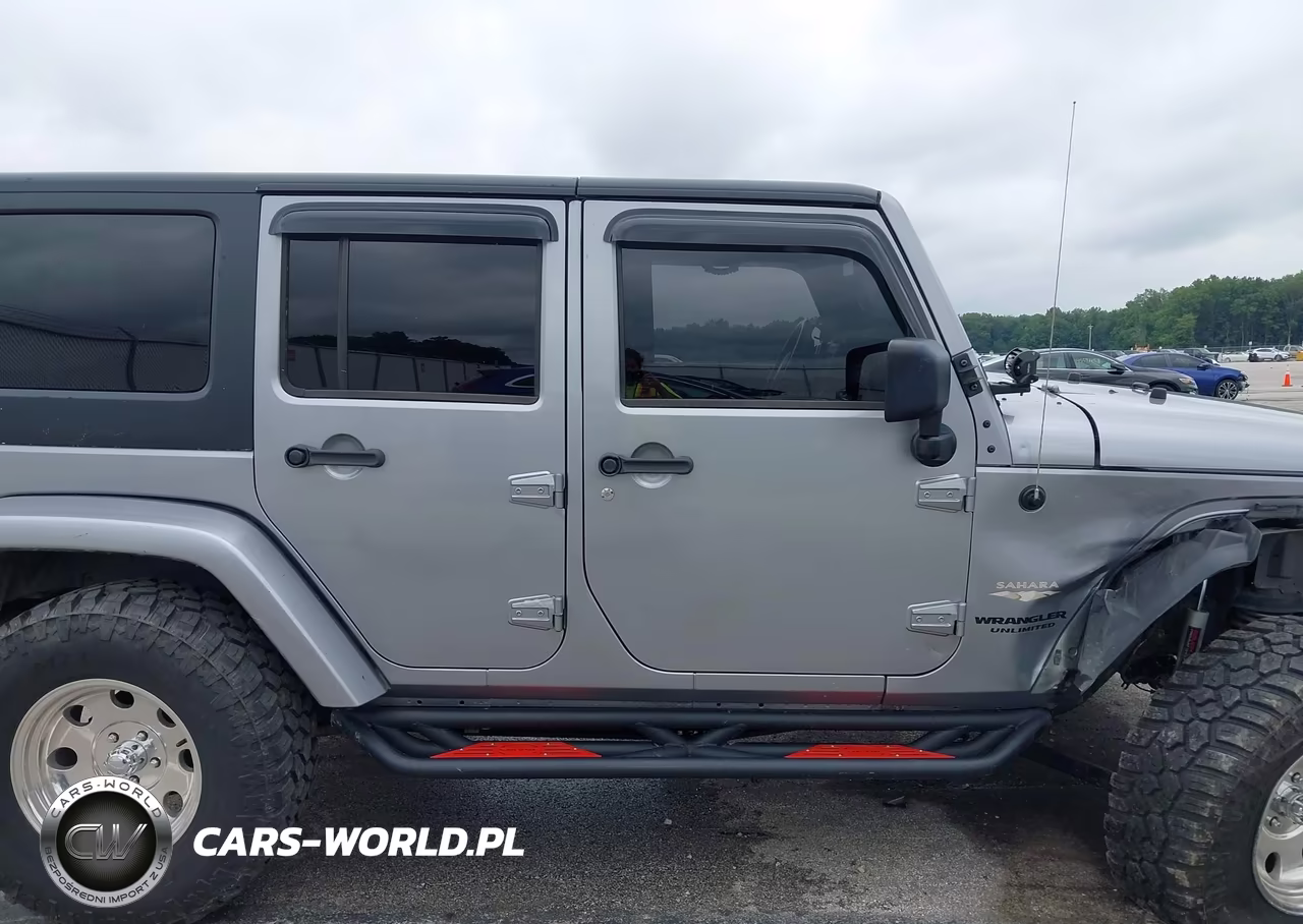 2013 Jeep Wrangler Unlimited Sahara VIN:1C4HJWEG8DL652152 - 14